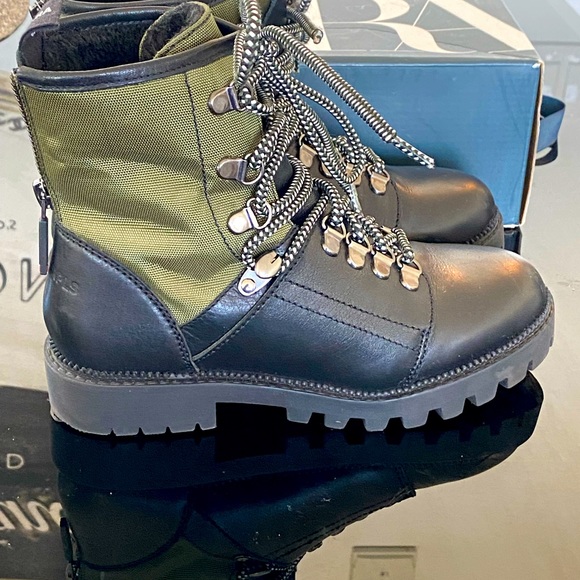 Zara Other - Zara unisex boots Insulated inside to keep your kid feet worm